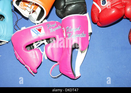 17. April 2007 - Las Vegas, NV, USA - Boxen: Ungeschlagen World Champion Boxer "PRETTY BOY" FLOYD MAYWEATHER JR. Medien Tag und Eröffnung von seinem neuen Gym MAYWEATHER Boxing Club. MAYWEATHER ist Training für seine super-Kampf mit OSCAR DE LA HOYA 5. Mai 2007 in der MGM Grand Garden Arena in Las Vegas, Nevada, der Kampf heißt die Welt wartet. MAYWEATHER hat alle verschieden colo Stockfoto