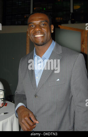 3. Mai 2007 im Guastavinos in New York City - New York, NY, USA - CEDRIC HOUSTON auf den Geschmack der NFL profitieren. (Kredit-Bild: © Jeffrey Geller/ZUMA Press) Stockfoto