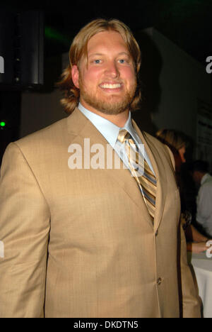 3. Mai 2007 im Guastavinos in New York City - New York, NY, USA - NICK MANGOLD auf den Geschmack der NFL profitieren. (Kredit-Bild: © Jeffrey Geller/ZUMA Press) Stockfoto