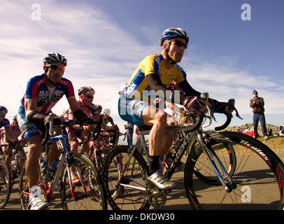 19. Februar 2007 - Sacramento, CA, USA - Santa Rosa, Kalifornien ansässig und Rennen Favorit LEVI LEIPHEIMER, klettert rechts, Coleman Valley Road Sonntag, 19. Februar 2006 auf dem Weg bis zum Ende der Etappe der Tour of California in Santa Rosa. (Kredit-Bild: © Carl Costas/Sacramento Bee/Sacramento Bee/ZUMA Press) Stockfoto