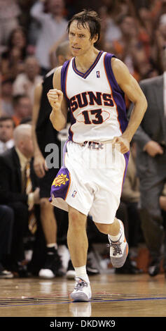 17. Mai 2007 - Phoenix, AZ, USA - The Suns STEVE NASH in Spiel 5 im US Airways Center. Die Spurs gewinnen 88-85 in das fünfte Spiel ihrer Best-of-Seven, Zweitrunden-Playoff-Serie. (Kredit-Bild: © Bahram Mark Sobhani/San Antonio Express-News/ZUMA Press) Einschränkungen: US Tabloid Sales heraus! SAN ANTONIO und SEATTLE NEWS Papiere heraus! Stockfoto