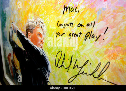 25. Mai 2007 - Encinitas, Kalifornien, USA - an der Wand MacKinzie Klines Zuhause ist ein Phil Mickelson print unterzeichnet unterzeichnet und schrieb eine Messge für sie. MacKinzie Kline soll die US-Girls Junior Golf Championships in Charlotte, North Carolina in dieser Woche spielen, obwohl die 14-j hrige Herzkatheter braucht um herauszufinden, ob ihre Herzfunktion verschlechtert. Mit nur einem Ventr geboren Stockfoto