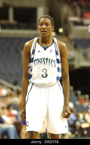 13. Juni 2007 - Washington, DC, USA - WNBA: Washington Mystics Niederlage den Phoenix Mercury 86-69 im Verizon Center in Washington, DC auf 13. Juni 2007. Im Bild: Mystiker Spieler Annalena MILTON-JONES. (Kredit-Bild: © Tina Fultz/ZUMA Press) Stockfoto