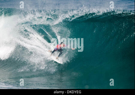 21. Juni 2007 - Arica, Chile - Three-time Fosters ASP World Champion Hawaiian ANDY IRONS überlebt in der Nähe-Beseitigung in den Händen der lokalen Wildcard Manuel Selman in der Rip Curl Pro Search bei Ex-Isla Alacran. Irons schnappte nach Hinterkante Selman in den letzten Sekunden der Hitze Sieg von Chile mit einem mächtigen 9.7 (von zehn möglichen Punkten) Rückhand u-Bahnfahrt. Erhitzen Sie Partituren R Stockfoto