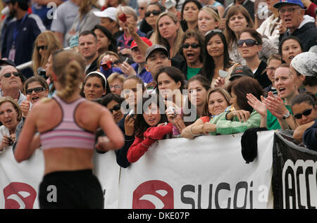 3. Juni 2007 - begann San Diego, CA, USA - Tausende von Teilnehmern im 10. Rennen des San Diego Rock ' n Roll Marathon das Rennen am Sixth Avenue und Palm Street Vorspiel Sixth Avenue, University Avenue. (Kredit-Bild: © Howard Lipin/SDU-T/ZUMA Press) Einschränkungen: LA und Orange County Papiere Rechte heraus! und USA Tabloid Rechte heraus! Stockfoto