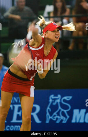 6. Juli 2007 - Newport Beach, CA, USA - ANNA KOURNIKOVA (26) spielt für die Sacramento Capitals im Newport Beach Breakers in World Team Tennis 2007.  Eine ehemalige russische Profi-Tour Tennisspieler und Modell. Obwohl sie nie eine große Einzel-Turnier gewann, wurde sie eine der weltweit bekanntesten Tennisspieler. Auf dem Höhepunkt ihres Ruhmes fans auf der Suche nach Bildern von Kourniko Stockfoto