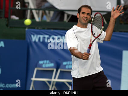 10. Juli 2007 - Newport Beach, CA, USA - PETE SAMPRAS (35) spielt für die Newport Beach Breakers beim World Team Tennis 2007 Event. Sampras gewann alle Zeit Rekord 14 Grand-Slam-Titel im Einzel - sieben Wimbledon Meisterschaften (1993-95, 1997-2000), fünf US Open-Titel (1990, 93, 95, 96, 2002) und zwei Australian Opens (1994, 1997). Fertige rangiert im Jahr No1 in der Welt einen Rekord 6-con Stockfoto