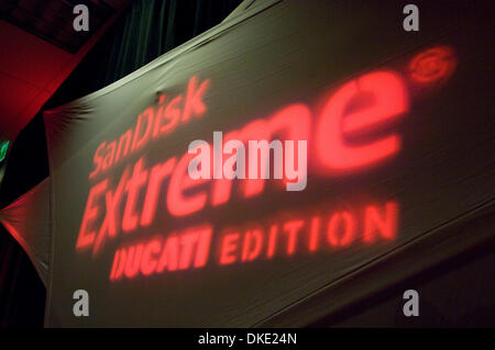 18. Juli 2007 - Milpitas, CA, USA - SANDISK Extreme Ducati Edition Speicher und Speicherkarte Produkteinführungen, in deren Hauptquartier in Milpitas, CA. (Credit-Bild: © Jerome Brunet/ZUMA drücken) Stockfoto