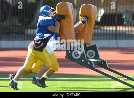 Serra-Highschool-Athleten üben Fußball Freitag, 17. August 2007, auf dem Campus in San Mateo, Kalifornien (Ron Lewis/San Mateo County Times) Stockfoto