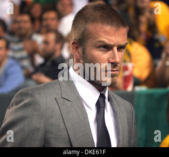 29. August 2007 geht - Carson, CA, USA - Los Angeles Galaxy DAVID BECKHAM zurück zu seinem Mannschaftsbank nach dem Aufstehen während der ersten Hälfte gegen CF Pachuca in der SuperLiga-Finals im Home Depot Center in Carson, Kalifornien verletzt. Beckham kehrte nach Bank nach dem Aufstehen verletzt während der ersten Hälfte und fehlt die zweite Hälfte wird. (Kredit-Bild: © Branimir Kvartuc/ZUMA Press) Stockfoto