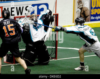 27. April 2007: Buffalo Bandits bei Rochester Teilen in einem National Lacrosse League East Division Finale Matchup. Die Banditen besiegt Teilen 14-13 in der Overtime vor hektischen 8.558 Blue Cross Arena in Rochester, New York. (Kredit-Bild: © Alan Schwartz/Cal-Sport-Medien) Stockfoto