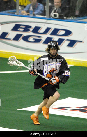 27. April 2007: Buffalo Bandits bei Rochester Teilen in einem National Lacrosse League East Division Finale Matchup. Die Banditen besiegt Teilen 14-13 in der Overtime vor hektischen 8.558 Blue Cross Arena in Rochester, New York. (Kredit-Bild: © Alan Schwartz/Cal-Sport-Medien) Stockfoto