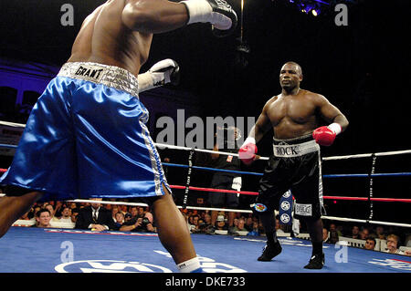 14. Juni 2007: Ehemalige besiegte zwei Zeit-Schwergewichts-Champion Hasim Rahman '' The Rock'' Taurus Sykes in einem 10 Runden einstimmigen Beschluss Kampf an der Main Street Armory in Rochester, NY. (Kredit-Bild: © Alan Schwartz/Cal-Sport-Medien) Stockfoto