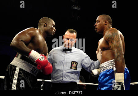 14. Juni 2007: Ehemalige besiegte zwei Zeit-Schwergewichts-Champion Hasim Rahman '' The Rock'' Taurus Sykes in einem 10 Runden einstimmigen Beschluss Kampf an der Main Street Armory in Rochester, NY. (Kredit-Bild: © Alan Schwartz/Cal-Sport-Medien) Stockfoto