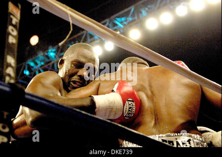 14. Juni 2007: Ehemalige besiegte zwei Zeit-Schwergewichts-Champion Hasim Rahman '' The Rock'' Taurus Sykes in einem 10 Runden einstimmigen Beschluss Kampf an der Main Street Armory in Rochester, NY. (Kredit-Bild: © Alan Schwartz/Cal-Sport-Medien) Stockfoto