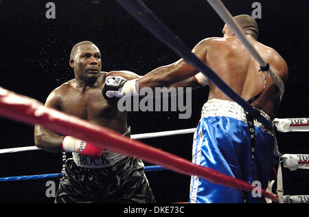 14. Juni 2007: Ehemalige besiegte zwei Zeit-Schwergewichts-Champion Hasim Rahman '' The Rock'' Taurus Sykes in einem 10 Runden einstimmigen Beschluss Kampf an der Main Street Armory in Rochester, NY. (Kredit-Bild: © Alan Schwartz/Cal-Sport-Medien) Stockfoto