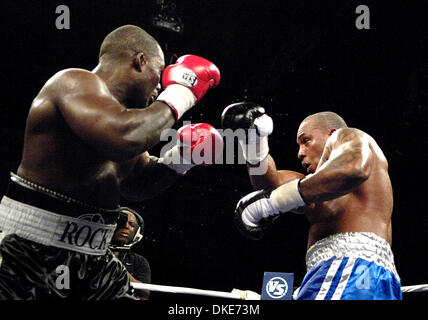 14. Juni 2007: Ehemalige besiegte zwei Zeit-Schwergewichts-Champion Hasim Rahman '' The Rock'' Taurus Sykes in einem 10 Runden einstimmigen Beschluss Kampf an der Main Street Armory in Rochester, NY. (Kredit-Bild: © Alan Schwartz/Cal-Sport-Medien) Stockfoto
