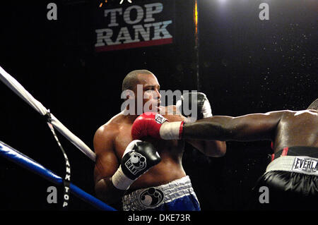 14. Juni 2007: Ehemalige besiegte zwei Zeit-Schwergewichts-Champion Hasim Rahman '' The Rock'' Taurus Sykes in einem 10 Runden einstimmigen Beschluss Kampf an der Main Street Armory in Rochester, NY. (Kredit-Bild: © Alan Schwartz/Cal-Sport-Medien) Stockfoto
