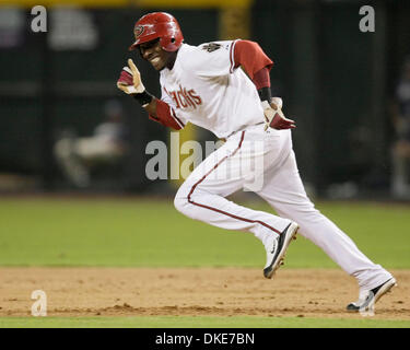 13. Juli 2007: Arizona-Diamantmarkierungen zweiter Basisspieler Orlando Hudson läuft der Basepath gegen die San Diego Padres im Chase Field in Phoenix, Arizona. Die Diamondbacks besiegte die Padres 8-3 (Credit-Bild: © Max Simbron/Cal Sport Media) Stockfoto