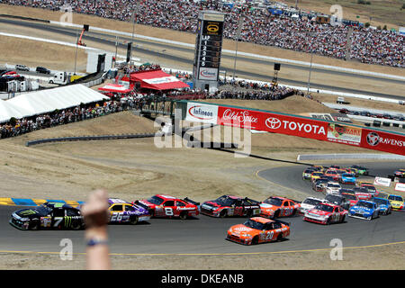 Sonntag, 24. Juni 2007 SONOMA, CA. - Tribünen sind gepackt und die Motorsport-Fans, die mehr als bereit, als der Toyota/Save Mart 350 wird gestartet... Jorgen Gulliksen/Register.all Namen Cq. (Kredit-Bild: © Napa Valley Register/ZUMApress.com) Stockfoto