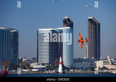 11. Mai 2009 - San Diego, Kalifornien, USA - Nicolas Ivanoff aus Frankreich Sieger des Red Bull Air races 2009 in San Diego (Credit-Bild: © Daren Fentiman/ZUMA drücken) Stockfoto
