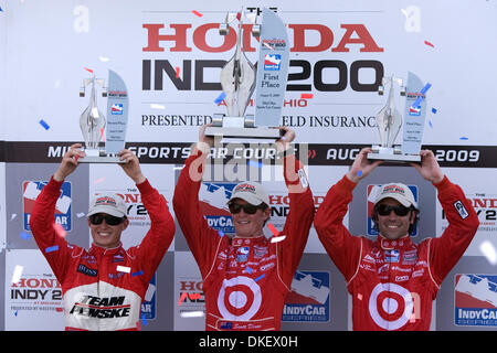 9. August 2009: 2. Platz Finisher Ryan Briscoe, siegreiche Fahrer Scott Dixon und den dritten Platz Finisher Dario Franchitti nach den Honda Indy 200 auf der Mid-Ohio Sports Car Course in Lexington, OH. (Kredit-Bild: © Southcreek Global/ZUMApress.com) Stockfoto