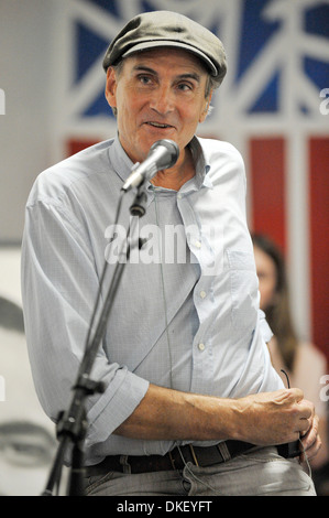 James Taylor Besuche "Organisation für Amerika" Kampagne Büro von US-Präsident Barack Obama Hollywood Florida - 14.09.12 Stockfoto