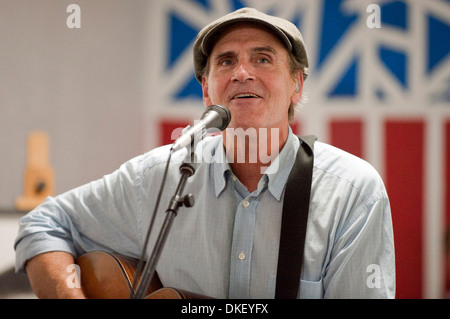 James Taylor Besuche "Organisation für Amerika" Kampagne Büro von US-Präsident Barack Obama Hollywood Florida - 14.09.12 Stockfoto