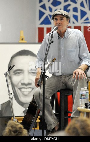 James Taylor Besuche "Organisation für Amerika" Kampagne Büro von US-Präsident Barack Obama Hollywood Florida - 14.09.12 Stockfoto