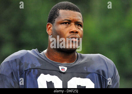 12. August 2009: Buffalo Bills defensive Tackle Marcus Stroud an der Seitenlinie während des Trainings am Mittwoch am St. John Fisher College in Rochester, NY sitzt. (Kredit-Bild: © Southcreek Global/ZUMApress.com) Stockfoto