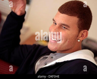 26. Juni 2009 wählen - Norman, Oklahoma, USA - Los Angeles Clippers Blake Griffin als die Nummer eins 2009 Draft-Pick. Bild: 17. Dezember 2008 - Norman, Oklahoma, USA - University of Oklahoma Basketballspieler BLAKE GRIFFIN in seiner Wohnung in einem Interview mit USA Today. (Kredit-Bild: © Shane Abschrägung/ZUMA Press) Stockfoto