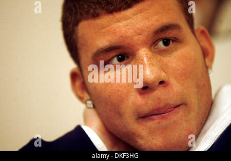 26. Juni 2009 wählen - Norman, Oklahoma, USA - Los Angeles Clippers Blake Griffin als die Nummer eins 2009 Draft-Pick. Bild: 17. Dezember 2008 - Norman, Oklahoma, USA - University of Oklahoma Basketballspieler BLAKE GRIFFIN in seiner Wohnung in einem Interview mit USA Today. (Kredit-Bild: © Shane Abschrägung/ZUMA Press) Stockfoto