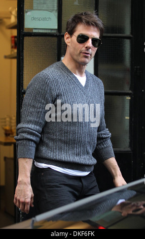 Tom Cruise verlassen eines Bürogebäudes. London, England - 12.09.12 wo: London, Vereinigtes Königreich bei: 12 Sep 2012 Stockfoto