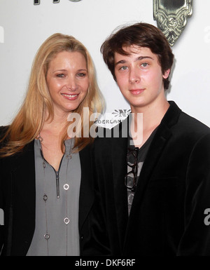 Lisa Kudrow und Sohn Julian Murray Stern statt "The Book of Mormon" Opening Night am Pantages Theatre - Ankünfte Hollywood Stockfoto