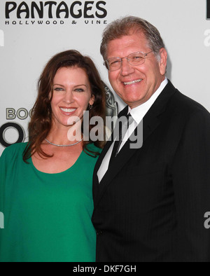 Robert Zemeckis und Frau Leslie Harter Zemeckis statt "The Book of Mormon" Opening Night am Pantages Theatre - Ankünfte Stockfoto