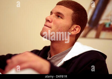 26. Juni 2009 wählen - Norman, Oklahoma, USA - Los Angeles Clippers Blake Griffin als die Nummer eins 2009 Draft-Pick. Bild: 17. Dezember 2008 - Norman, Oklahoma, USA - University of Oklahoma Basketballspieler BLAKE GRIFFIN in seiner Wohnung in einem Interview mit USA Today. (Kredit-Bild: © Shane Abschrägung/ZUMA Press) Stockfoto