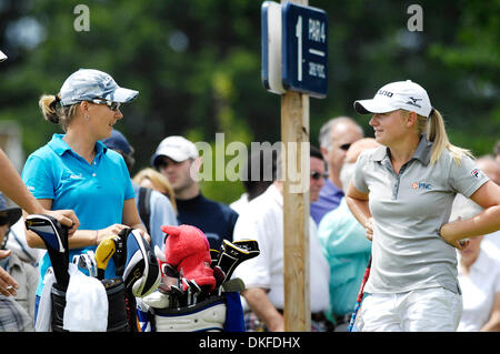 28. Juni 2008: Lindsey Wright auf der linken Seite und Stacy Lewis am ersten Abschlag von Runde 4 am Wegmans LPGA 2009 Golfturnier im Locust Hill Country Club in Pittsford, NY. Alan Schwartz/CSM (Kredit-Bild: © Alan Schwartz/Cal Sport Media/ZUMA Press) Stockfoto