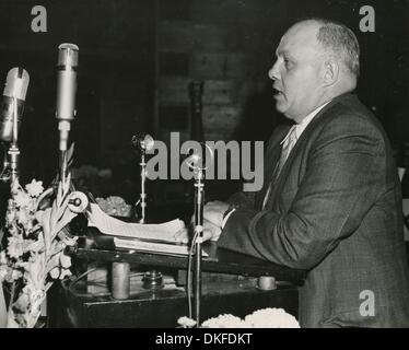 4. Juli 1953 spricht - Stockholm, Schweden - GEORGE MEANY Präsident der AFL im Rahmen einer Feierstunde im Konzertsaal. (Kredit-Bild: © KEYSTONE Pictures/ZUMAPRESS.com) Stockfoto