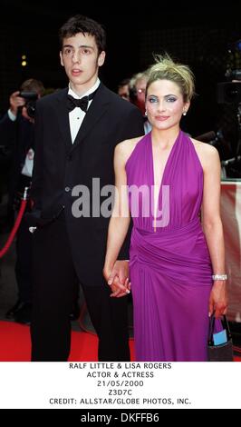 21. Mai 2000 - RALF kleine & LISA ROGERS. SCHAUSPIELER & ACTRESS.21/05/2000.Z3D7C. Bildnachweis: ALLSTAR / (Kredit-Bild: © Globe Photos/ZUMAPRESS.com) Stockfoto