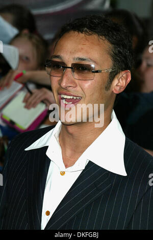 CHRIS BISSON. SCHAUSPIELER "CORONATION STREET". . BBC TELEVISION CENTRE, LONDON.18/05/2002.DI1387. BILDNACHWEIS: ALLSTAR / Stockfoto