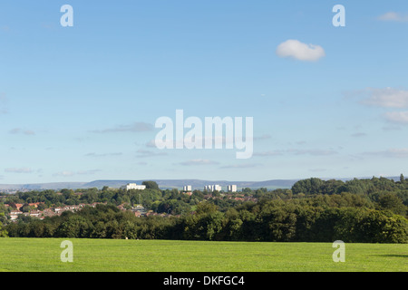 Heaton Park von der Vorderseite des Heaton Hall nach Osten über Blackley im Norden Manchester gesehen. Stockfoto