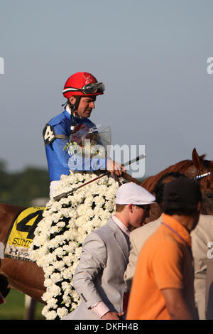 6. Juni 2009 - Elmont, New York, USA - #4 gewinnt SUMMER BIRD geritten von KENT DESORMEAUX (rote Mütze) 141. laufendem die Belmont Stakes in Belmont Park, Elmont NY.  (Kredit-Bild: © Anthony Gruppuso/Southcreek Global/ZUMA Press) Stockfoto