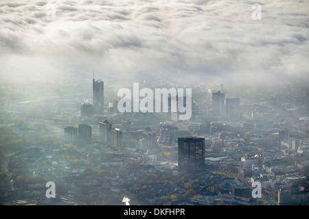 Wolken über der Innenstadt von Essen, Luftaufnahme, Essen, Ruhrgebiet, Nordrhein-Westfalen, Deutschland Stockfoto