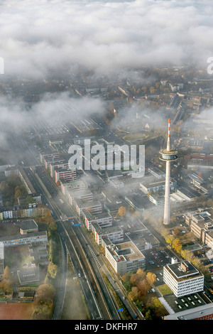 ETEC, Essener Technologie und Entwicklungszentrum und TV Turm durch die Wolken, Luftaufnahme, Essen, Ruhrgebiet Stockfoto