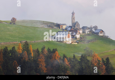 St. Nikolaus-Kirche in Mittelberg am Ritten, Bozen, Süd-Tirol, Italien Stockfoto