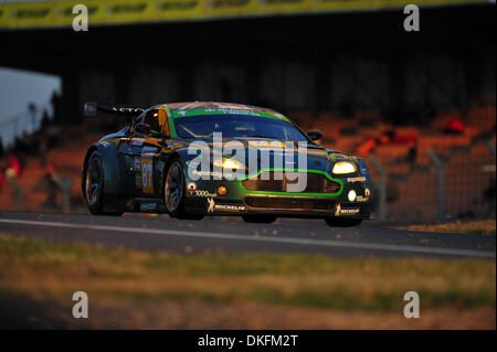 14. Juni 2009 - Le Mans, Frankreich - Drayson Racing Aston Martin Vantage V8 Fahrer MARINO FRANCHITTI, von Schottland, in den 24 Stunden von Le Mans, Sonntag, 14. Juni 2009, in Le Mans, Frankreich. (Kredit-Bild: © Rainier Ehrhardt/ZUMAPRESS.com) Stockfoto