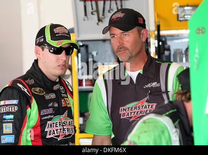 2. Juli 2009 - Daytona Beach, Florida, USA - KYLE BUSCH spricht mit seiner Crew Chief Steve Addington während NASCAR Coke Zero 400 Race Donnerstag, 2. Juli 2009 auf dem Daytona International Speedway in Daytona Beach, FL. (Credit-Bild: © Alex Menendez/Southcreek Global/ZUMA Press) Stockfoto