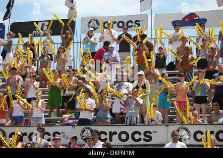 4. Juli 2009 - Fans Brooklyn, New York, Vereinigte Staaten von Amerika - in der Menge beim Crocs Slam in Coney Island, New York. (Kredit-Bild: © Anthony Gruppuso/Southcreek Global/ZUMA Press) Stockfoto