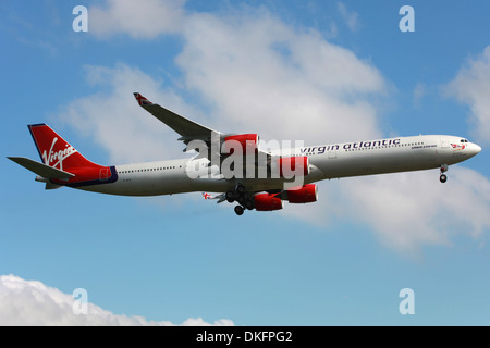 Virgin Atlantic Airbus A340-600 Stockfoto