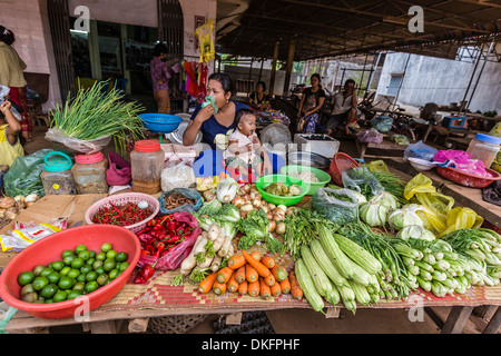 Lokalen Markt im Dorf von Angkor Ban, an den Ufern des Mekong-Flusses, Provinz Battambang, Kambodscha, Südost-Asien Stockfoto